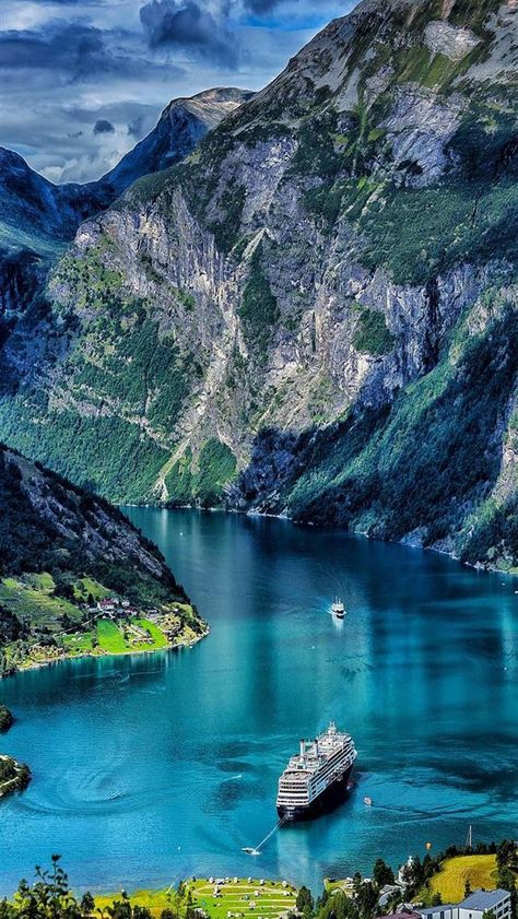 Geirangerfjord #Geirangerfjord #100mostbeautifulplacestovisit #MoreogRomsdalCounty #Norway Mount Roraima, Fjord Norway, Lake Bled, Visit Norway, Plitvice Lakes, Norway Travel, Voyage Europe, Camping Experience, Great Smoky Mountains