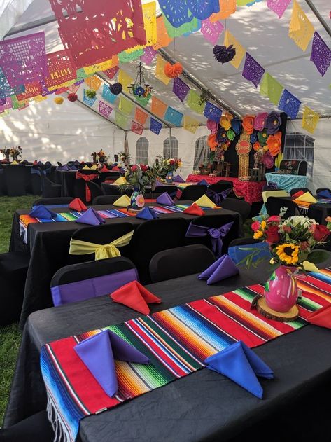 Mexican Theme Party Quinceanera, Mexican Style Decor Party, Mexican Theme Birthday Party Decorations, Sweet 16 Mexican Theme Fiesta Party, Mexican Style Quinceanera Party Ideas, Fiesta Graduation Cake, Mexican Theme Party Decorations For Men, Fiesta Graduation Party Ideas, Mexican 15 Theme Party