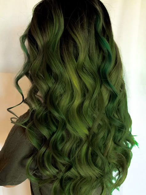 Swamp Green Hair, Smokey Green Hair, Mossy Green Hair, Sage Green Hair Color, Silver And Green Hair, August Hair Color Ideas, Forest Green Hair Dark, Forest Green Hair Dye, Dark Green Hair Aesthetic