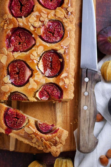 Fig and Honey Tart Fig Dessert Recipes, Honey Tart, Fig And Honey, Honey Whipped Cream, Fig Dessert, Almond Frangipane, Short Pastry, Fig Tart, French Tart