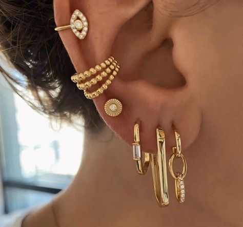 Ear Cuff Women, Minimalist Ear Cuff, Classy Earrings, Earring Trends, Jewelry Lookbook, Stud Earrings Set, Dream Jewelry, Trendy Jewelry, Gold Plated Earrings