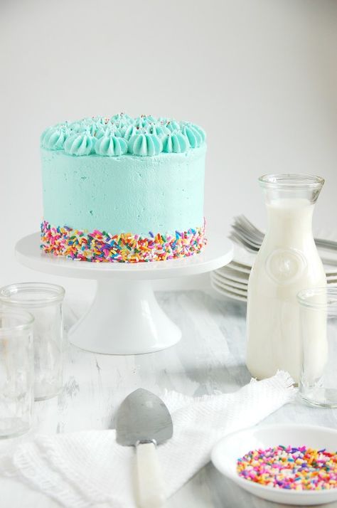 Blue Sprinkles Cake, Blue Funfetti Cake, Aqua Cakes Birthday, Blue Cake With Sprinkles, Fingertips Cake, Turquoise Cake Birthday, Blue Sprinkle Cake, Funfetti Cupcake Recipe, Aqua Cake