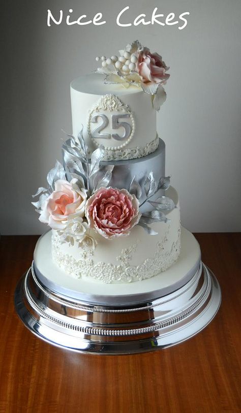 Silver Wedding Anniversary Cake, 25 Cake, 25th Wedding Anniversary Cakes, Anniversary Food, 25 Anniversary Cake, Nice Cakes, Anniversary Cake Designs, 25th Wedding Anniversary Party, Happy Anniversary Cakes