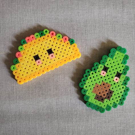 Hama Beads Easy, Patrones Hama Beads Ideas, Perler Bead Keychain, Melty Bead Designs, Perler Beads Ideas, Melt Beads Patterns, Hamma Beads Ideas, Easy Perler Bead Patterns, Melty Bead Patterns