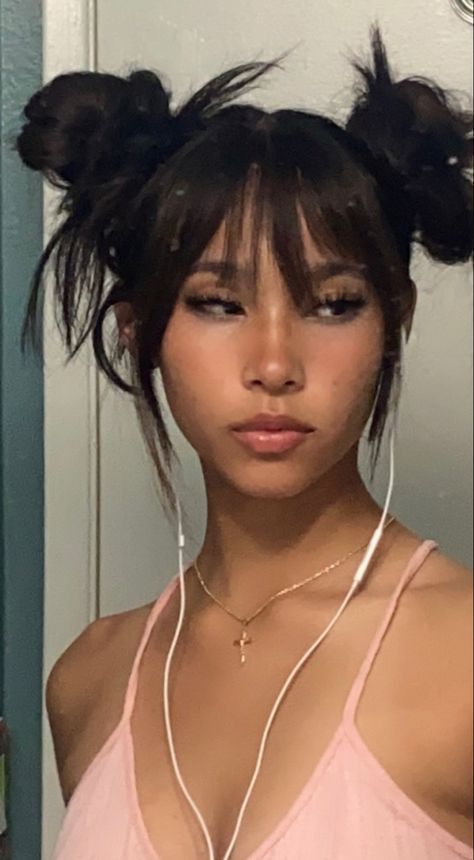 Two Piece Hairstyles, Black Hair Bangs Hairstyles, Short Hair Bangs Hairstyle Ideas, Spiky Bun With Bangs, Asian Baddie Hairstyles, Y2k Hairstyles Long Hair With Bangs, Baddie Hairstyles Bangs, Y2k Short Hairstyles With Bangs, Y2k Updo Hairstyles With Bangs