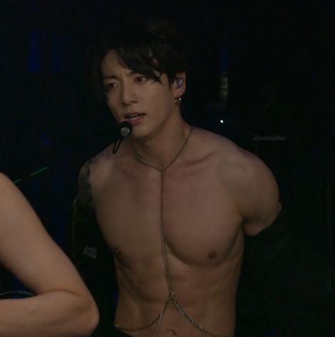 JUNGKOOK ABS Shirtless BTS MONUMENTS BEYOND THE STAR DOCUMENTARY 'EP.7:STILL PURPLE' Jungkook Workout Photo, Jungkook Physique, Aesthetic Abs Women, Jungkook Six Pack Photo, Jk Shirtless Pic, Jungkook Naked Photoshop, Jungkook Shirtless Bts, Jungkook Shoulders, Jungkook With Abs