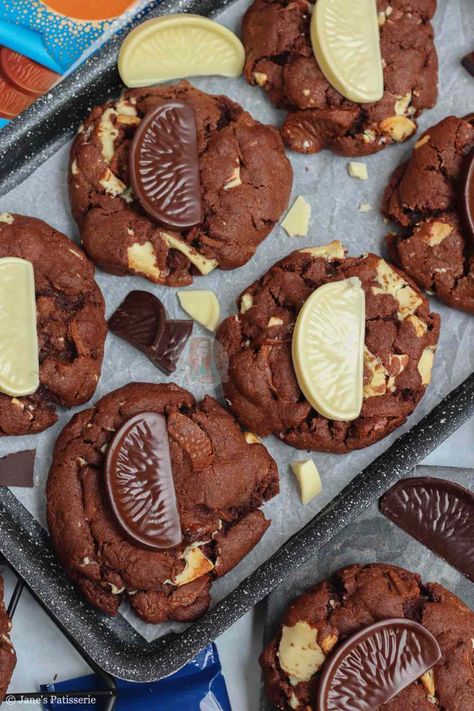 Chocolate Orange NYC Cookies! - Jane's Patisserie Cookies Gooey, Summer Acrylic Nails Coffin, Nyc Cookies, Chocolate Traybake, Traybake Cake, Orange Loaf Cake, Chocolate Orange Cookies, Easy No Bake Cookies, Janes Patisserie