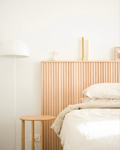 DIY Half Dowel Headboard Wooden Slat Headboard Diy, Tambour Headboard, Half Round Dowel Wall, Pony Wall Headboard, Diy Wood Dowel Headboard, Diy Headboard Wood Slats, Diy Slated Wood Headboard, Diy Bed Frame Easy How To Build, Wooden Dowel Headboard