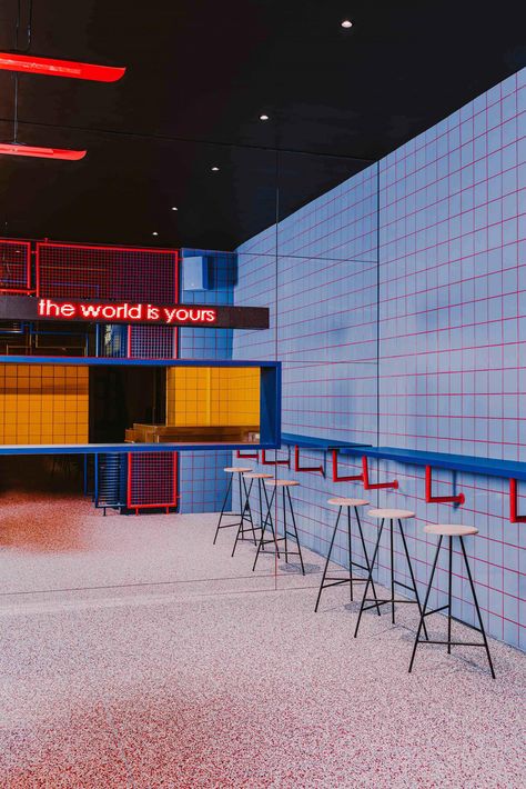 Hip Interior Design, Hip Hop Cafe Design, American Retro Interior, Retro Restaurant Interior, American Burger Restaurant Design, Retro Burger Shop, New Retro Interior Design, Pop Culture Interior Design, Hip Hop Interior Design