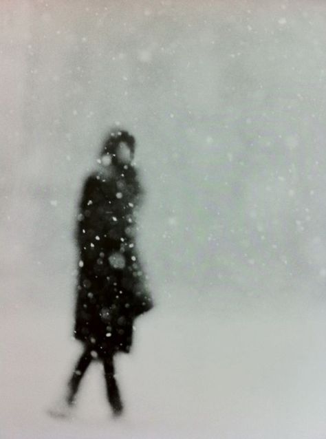 Snow. Donata Wenders, Christmas Apps, How To Disappear, Snow Photography, Blurred Lines, White Pictures, 수채화 그림, Out Of Focus, Foto Art