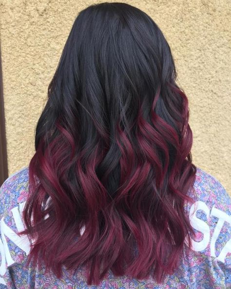 45 Shades of Burgundy Hair: Dark Burgundy, Maroon, Burgundy with Red, Purple and… Pelo Color Vino, Dark Burgundy Hair, Burgundy Balayage, Burgundy Highlights, Maroon Hair, Dark Purple Hair, Hair Color Burgundy, Black Hair With Highlights, Hair Color Auburn