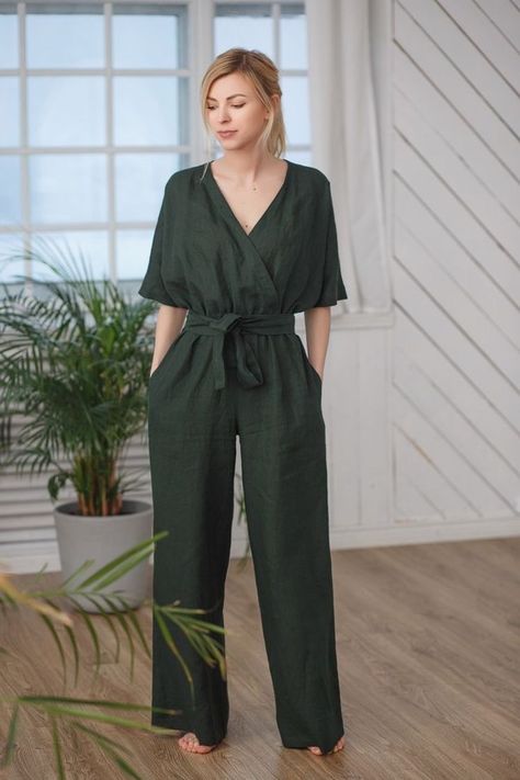 Chique Outfit, Rompers Womens Jumpsuit, Iranian Women Fashion, Jumpsuit Outfit, Linen Jumpsuit, Fashion Attire, Jumpsuit Fashion, Girls Fashion Clothes, Linen Clothes