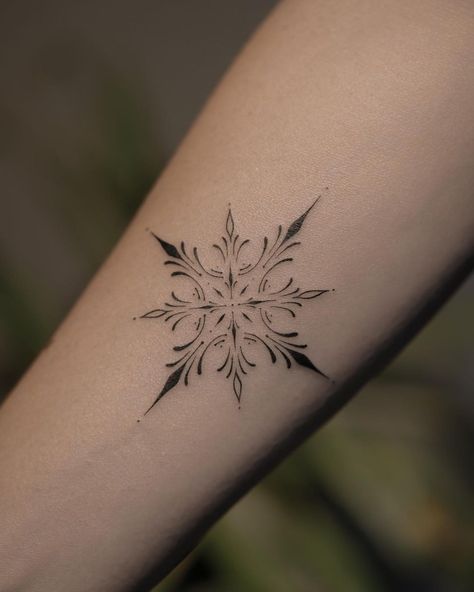 @loretta.tattoo shared a photo on Instagram: “✨” • May 16, 2022 at 10:01am UTC Stars Design Tattoo, Fineline Neck Tattoo, Ornamental Snowflake Tattoo, Ornaments Tattoo Design, Ornamental Line Tattoo, 3rl Tattoo Design, Ornamental Star Tattoo, Ornamental Tattoo Flash, Tattoo Ideas Fineline