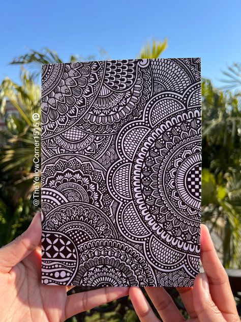 Mandala Art Complicated, Mandala Notebook Cover, New Year Mandala Art 2024, Doddleoddle Art Design, Aesthetic Mandala Art Easy, Doodle Mandala Art Simple, Mandala Art Simple Easy For Beginners, Doodle Art Drawing Creative, Art Doodle Ideas