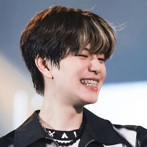 when seungmin gives the biggest smile #seungmin #kimseungmin Kim Seungmin Blonde Hair, Seungmin Icons Cute Smile, Skz Seungmin Smile, Seungmin Smiling Icon, Seungmin Lip Piercing, Seungmin Highlights, Seungmin Braces Smile, Seungmin Blonde Bangs, Kim Seungmin Smile