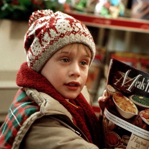 Kevin Home Alone, Christmas Movies List, Home Alone Movie, Home Alone Christmas, Macaulay Culkin, Holiday Scents, Holiday Movie, Happy Birthday Quotes, Home Alone