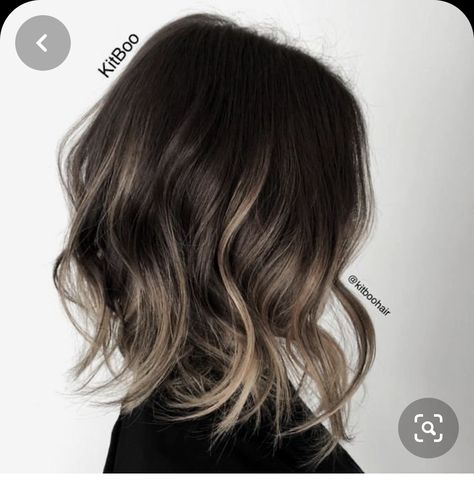 Bluntcut Bob 2023, Bluntcut Bob Brown, Mid Length Bob Thick Hair, Textured Lob Straight Hair, Bluntcut Bob Brunette, Shoulder Length Choppy Haircuts, Above Shoulder Bob, Choppy Lob, Medium Ombre Hair