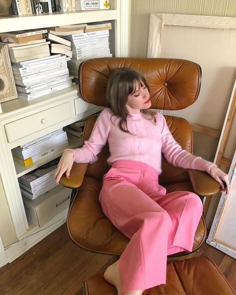 Monochromatic Outfit, Wideleg Pants, Pink Outfits, Pink Outfit, Inspiration Mode, Eames Chair, Winter Fashion Outfits, Built Ins, Well Dressed