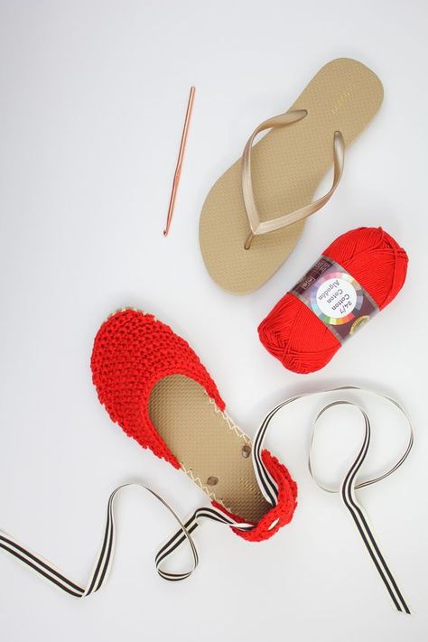 Crochet baby sandals pattern