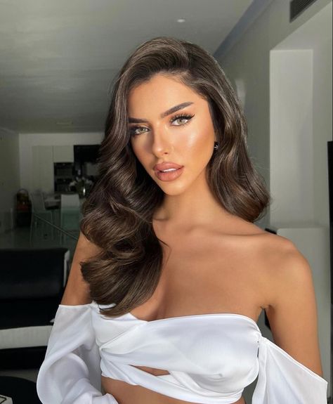 Bridal Hair Down, Elegantes Makeup, Makeup Pengantin, Guest Hair, Bridesmaid Hair Makeup, Vlasové Trendy, Long Hair Wedding Styles, Prom Hairstyles For Long Hair, Glam Hair