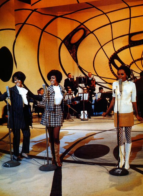 Diana Ross & The Supremes The Supremes 1960s, Dianna Rigg, 70s Fashion African American, 70s Black Fashion, Soul People, 70s Poster, 60’s Fashion, Musica Disco, The Supremes