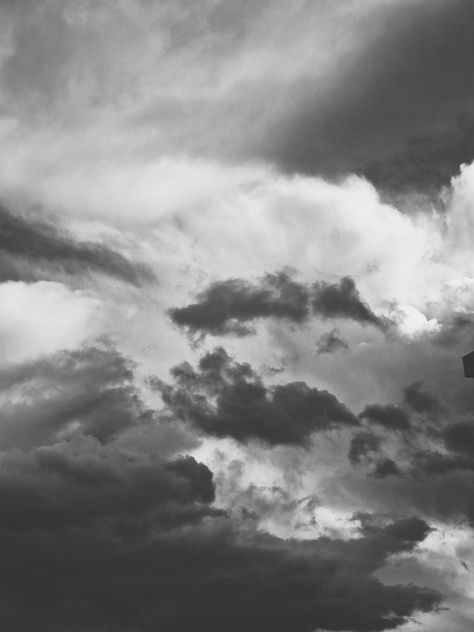 Black And White Clouds Aesthetic, Sky Black And White Aesthetic, Sky Aesthetic Black And White, Black And White Sky Aesthetic, Black N White Aesthetic, Clouds Black And White, Sky Black And White, Ipad White, Fictional Places