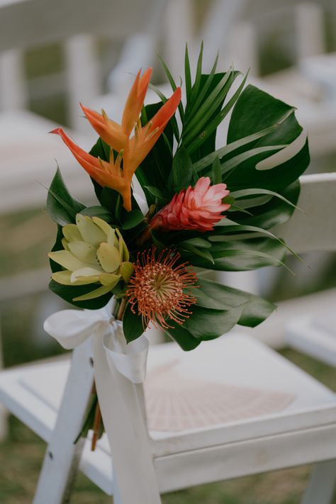 Tropical Table Centerpieces Diy, Tropical Aisle Flowers, Cuban Wedding Theme, Tropical Outdoor Wedding, Tongan Wedding, Colombian Wedding, Cuban Wedding, Easy Wedding Diy, Crimson Wedding