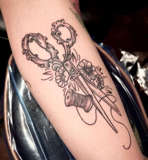 Rebecca Smith 🏵 on Instagram: "✂️ #scissortattoo #sewing #sewingtattoo #tattoos #blackandgreytattoo #tattoo #art #mntattoos #minnesota #tattoooftheday #photooftheday" Sewing Theme Tattoo, Sewing Machine Tattoo Design, Tattoo Sewing Machine, Traditional Sewing Tattoo, Seamstress Tattoo Ideas, Fabric Scissors Tattoo, Sewing Tattoo Grandma, Sewing Tattoo Sleeve, Seamstress Tattoo