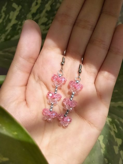 #diyearrings #beadedearrings #butterfly Pink Earrings Diy, Butterfly Beaded Earrings, Pink Beaded Earrings, Anting Manik, Braided Bracelet Diy, Pola Manik, Бисер Twin, Beaded Butterfly, Gelang Manik-manik