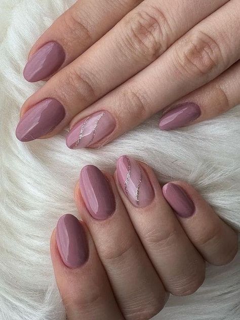 Dark Mauve Nails, Fall Mauve Nails, Nails With Negative Space, Mauve Nail Polish, Nail Polish Art Designs, Elegant Touch Nails, Subtle Nail Art, Mickey Nails, Mauve Nails