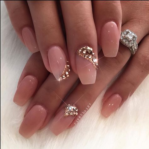 Riya'snails on Instagram: “For the gorgeous #riyanailsalon #bling #melformakeup #makeupslaves #hairandnailfashion #hudabeauty #fcnails #wakeupandmakeup #brian_champagne #vegas_nay” Elegant Nail Art, Cute Simple Nails, Short Coffin, Basic Nails, Pretty Nail Designs, Best Nail Art Designs, Ballerina Nails, Bling Acrylic Nails, Glam Nails