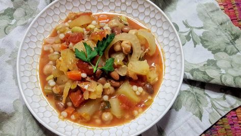 Healthy Minestrone: Welcome to the Blue Zone « Eliot's Eats Bean Minestrone Soup, Blue Zone Recipes, Blue Zones Recipes, Zone Recipes, Whole Grain Cereals, Zone Diet, Pot Lasagna, Italian Soup, How To Cook Beans