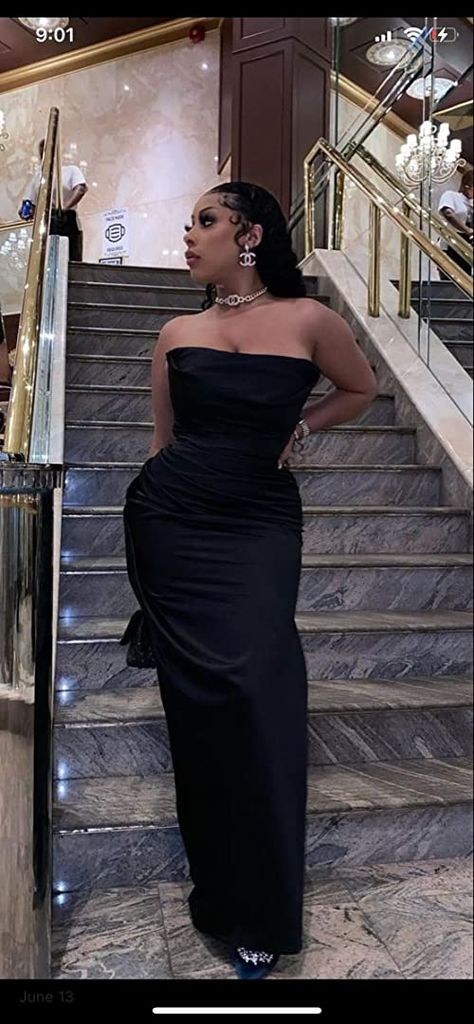 Black Gown Black Woman, Black Woman Ball Gown, 18th Birthday Dress Long Simple, Elegant Dresses Black Women Formal, Long Black Dress Classy Elegant, Black Women Gala Dress, Evening Gown Black Woman, Subtle Prom Dress, Evening Gowns Black Women