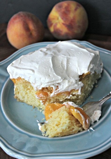 Peaches 'n Cream Cake. This Peaches ‘n Cream Cake will have you thinking you died and went to heaven! It uses a doctored up cake mix, so it’s simple to make and is sure to win over your taste buds! #peachesandcream #peachdesserts #peaches #dessertrecipes #cakerecipes #cakerecipeseasy Buttermilk Coffee Cake, Box Cake Recipes, Dessert Cravings, Recipes Potato, Up Cake, Homemade Vanilla Ice Cream, Baking Goods, Slow Cooker Desserts, Amazing Desserts