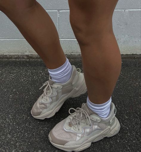 Adidas Ozweego Outfit Women, Trainers Aesthetic, Adidas Ozweego Outfit, Ozweego Outfit Women, Adidas Ozweego Beige, Filler Photo Ideas, Ozweego Adidas, Trainers Adidas, Instagram Filler