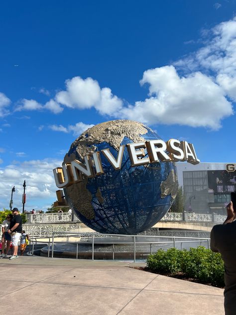 #universalstudios Universal Orlando Pictures, Couple Visionboard, Psa Campaign, Greed Aesthetic, Singapore Vacation, Miss Florida, Universal Parks, Disney World Rides, Miami Orlando