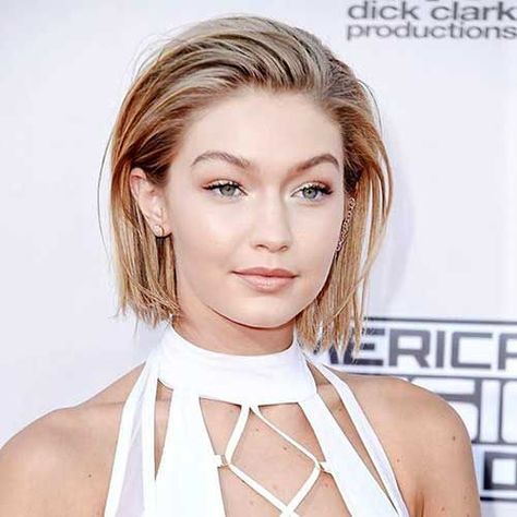 Vogue Shoot, Petite Blonde, Gigi Hadid Style, Hair Women, American Music Awards, Short Blonde, Short Blonde Hair, Zayn Malik, Gigi Hadid