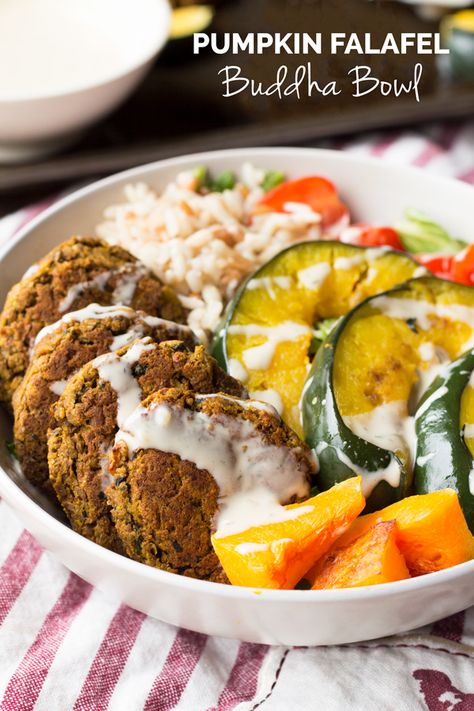 Pumpkin Falafel, Ketotarian Recipes, Chickpea Taco, Buddha Bowl Vegan, Falafel Bowls, Meal Bowls, Food Entrees, Superfood Bowl, Vegetarian Mains