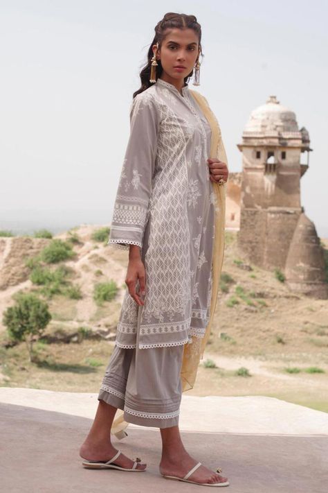 Pakistani Kurta Designs, Emboss Printing, Nida Azwer, Pakistani Kurta, Desi Dress, Casual Attire For Women, Pakistani Dress, Pakistani Wedding Dresses, Pakistani Dress Design