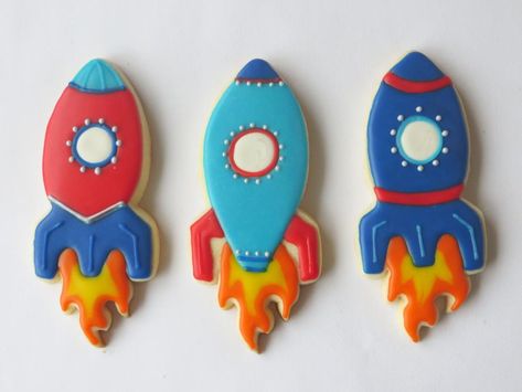 cohete Space Cookies Decorated, Rocket Cookies Decorated, Outer Space Cookies, Space Theme Biscuits, Rocket Cookies Royal Icing, Astronaut Cookies Decorated, Space Birthday Cookies Decorated, Rocket Cookies, Decorated Birthday Cookies