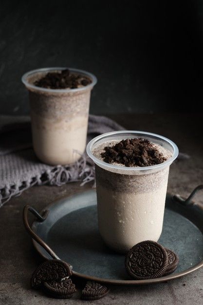 Oreo Shake Aesthetic, Oreo Milkshake Aesthetic, Milk Shake Oreo, Milkshake Photography, Oreo Milk Shake, Oreo Coffee, Milkshake Aesthetic, Milkshake Oreo, Oreo Smoothie