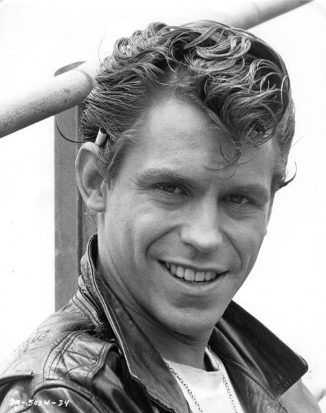 Kenickie from grease the original movie Kenickie Grease, Grease Aesthetic, Jeff Conaway, Grease 1978, Grease Movie, Grease Is The Word, Danny Zuko, Grease 2, Grease Hairstyles