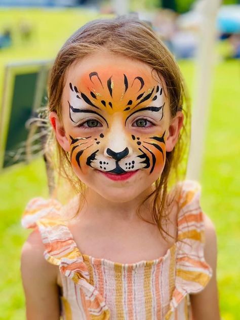 Tiger Face Paint Tutorial, Tiger Facepainting Kids Easy, Face Painting School Spirit, Tiger Face Paint Easy Step By Step, Kids Tiger Face Paint, Children’s Face Paint Ideas, Tiger Makeup For Kids, Easy Face Paint For Kids, Face Paint Kids Halloween