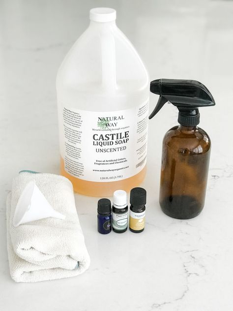 Counter Cleaner Diy, Diy Granite Countertops, Quartz Cleaner, Castile Soap Recipes, Counter Spray, Diy Cleaning Spray, Counter Cleaner, Diy Counter, Kitchen Spray