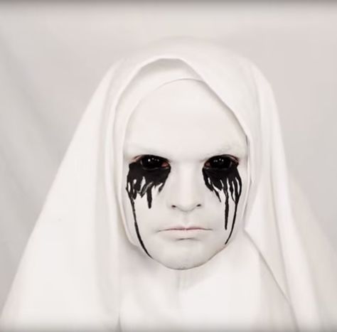 Scary Eye Makeup, Scary Nun Makeup, Scary Nun, Easy Halloween Makeup Ideas, Easy Halloween Makeup, Scary Eyes, Halloween Couples, Halloween Makeup Ideas, Black Tears