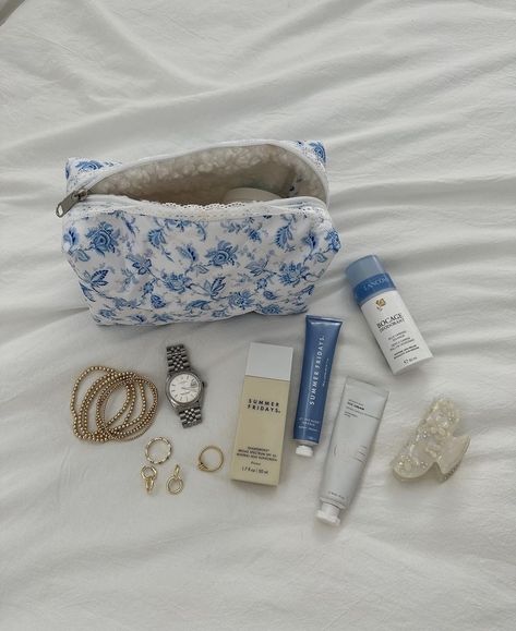 Blue Girl, Coastal Grandmother, Coastal Granddaughter, Beach Birthday, What In My Bag, Mamma Mia, Essential Bag, Clean Girl, Amalfi Coast