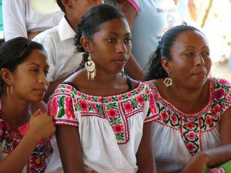 Afromexicanas from Oaxaca... ~D~ Pictures Black Women, Black Education, Mexico Pictures, Mexican People, Aboriginal American, Black Cowboys, Black Indians, Mexican Women, Indigenous Americans