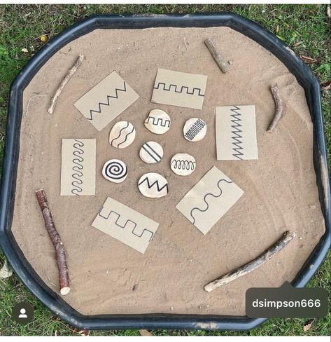 Mark Making Early Years Display, Early Years Painting Ideas, Early Years Mark Making Area, Mark Making Areas Early Years, Mark Making Outdoors Eyfs, Eyfs Mark Making, Sand Tray Ideas Eyfs, Mark Making Early Years, Early Years Displays