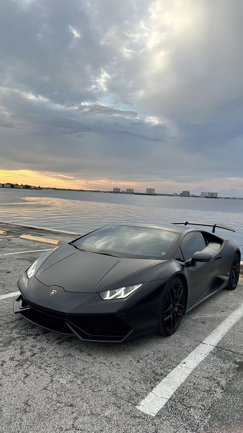 Black Lamborghini Wallpaper, Lamborghini Sto, Lamborghini Wallpaper, Wallpaper Carros, White Lamborghini, Tmax Yamaha, Rich Cars, Fuel Efficient Cars, Top G