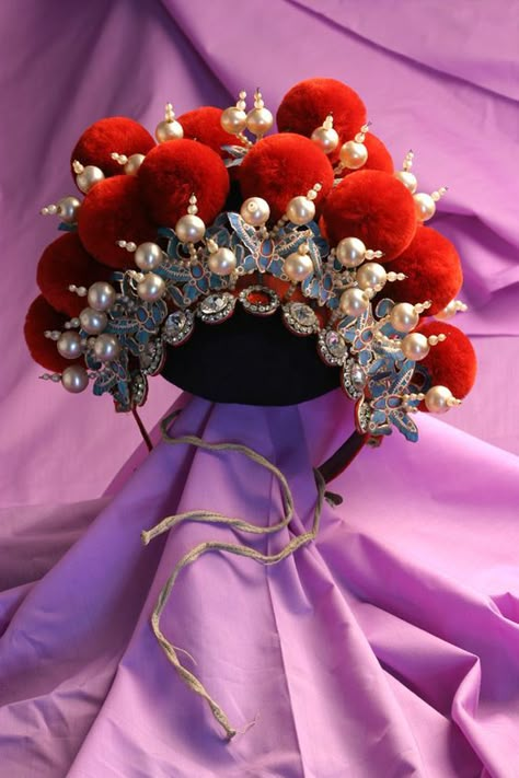 Hat from the Chinese Opera Photo_china10_big_1 Peking Opera Headdress, Chinese Opera Costume, Chinese Headdress, Opera Costumes, Chinese Hat, Beijing Opera, Peking Opera, Chinese Opera, A Night At The Opera